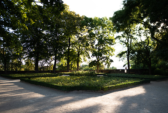 Picture: Castle Gardens